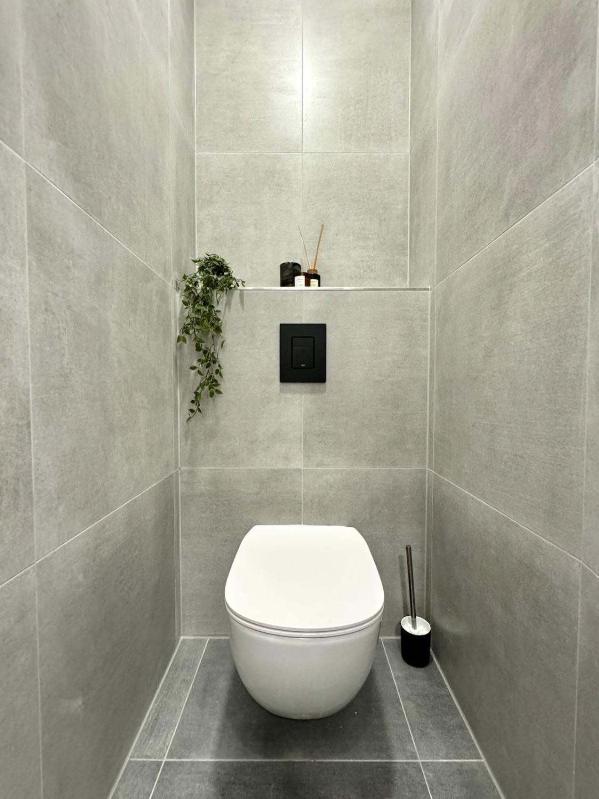 10 Minutes Charles Bridge Modern Apartment, Appartamento Praga